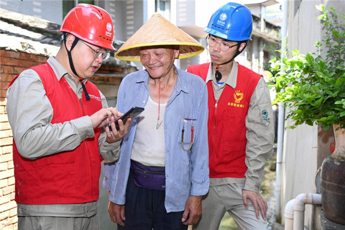 2021年6月15日,国网福建电力铁军(榕电·长乐滨海)共产党员服务队为