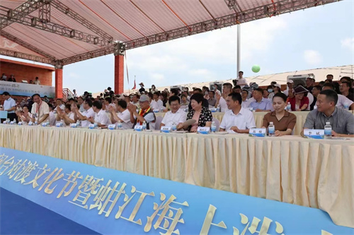 第十七届闽台对渡文化节暨蚶江海上泼水节在石狮举行