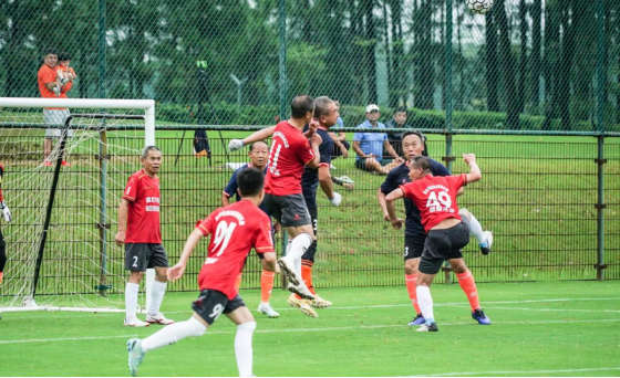 第31届中华杯全国中老年足球赛在漳州欢乐岛足球基地开赛