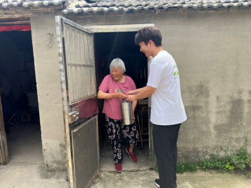 南京交院刘梦艺生活照图片